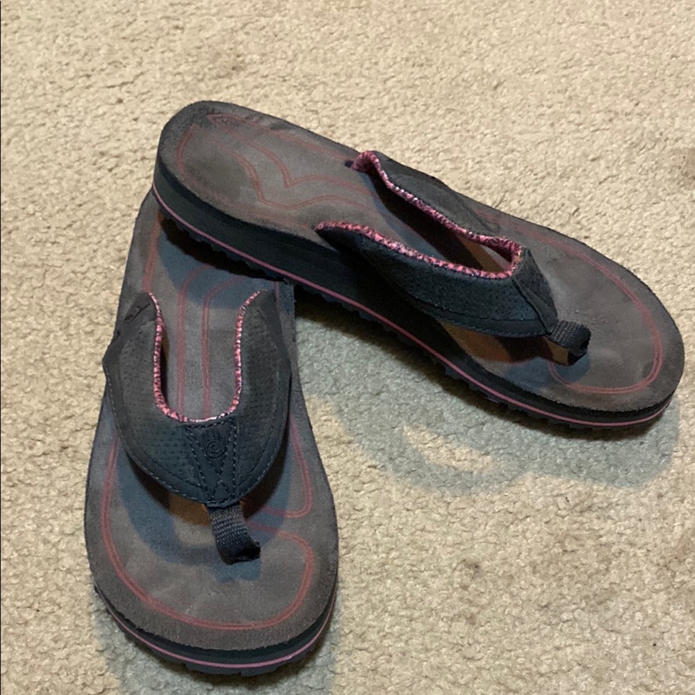 Teva Women's Gray and Pink Flip Flops